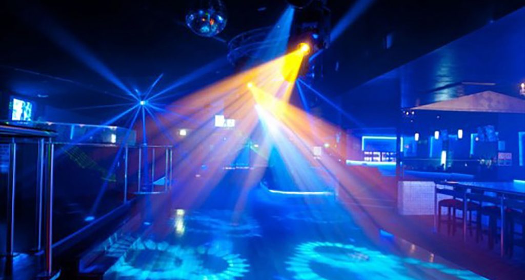 What Kinds of Lighting Do DJs Require?
