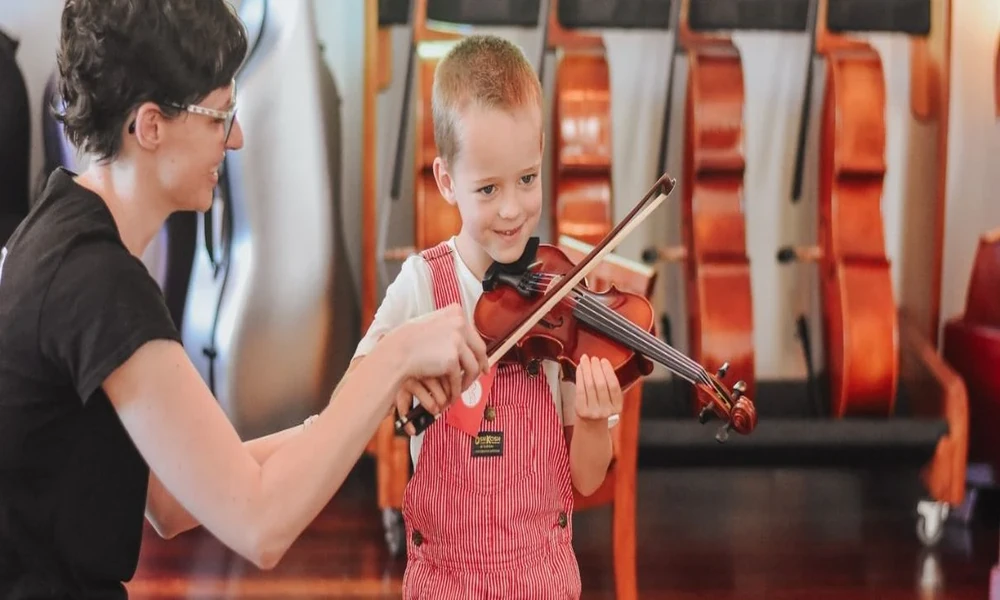 Violin Rentals Supporting Private Lessons with Flexible Instrument Availability Options